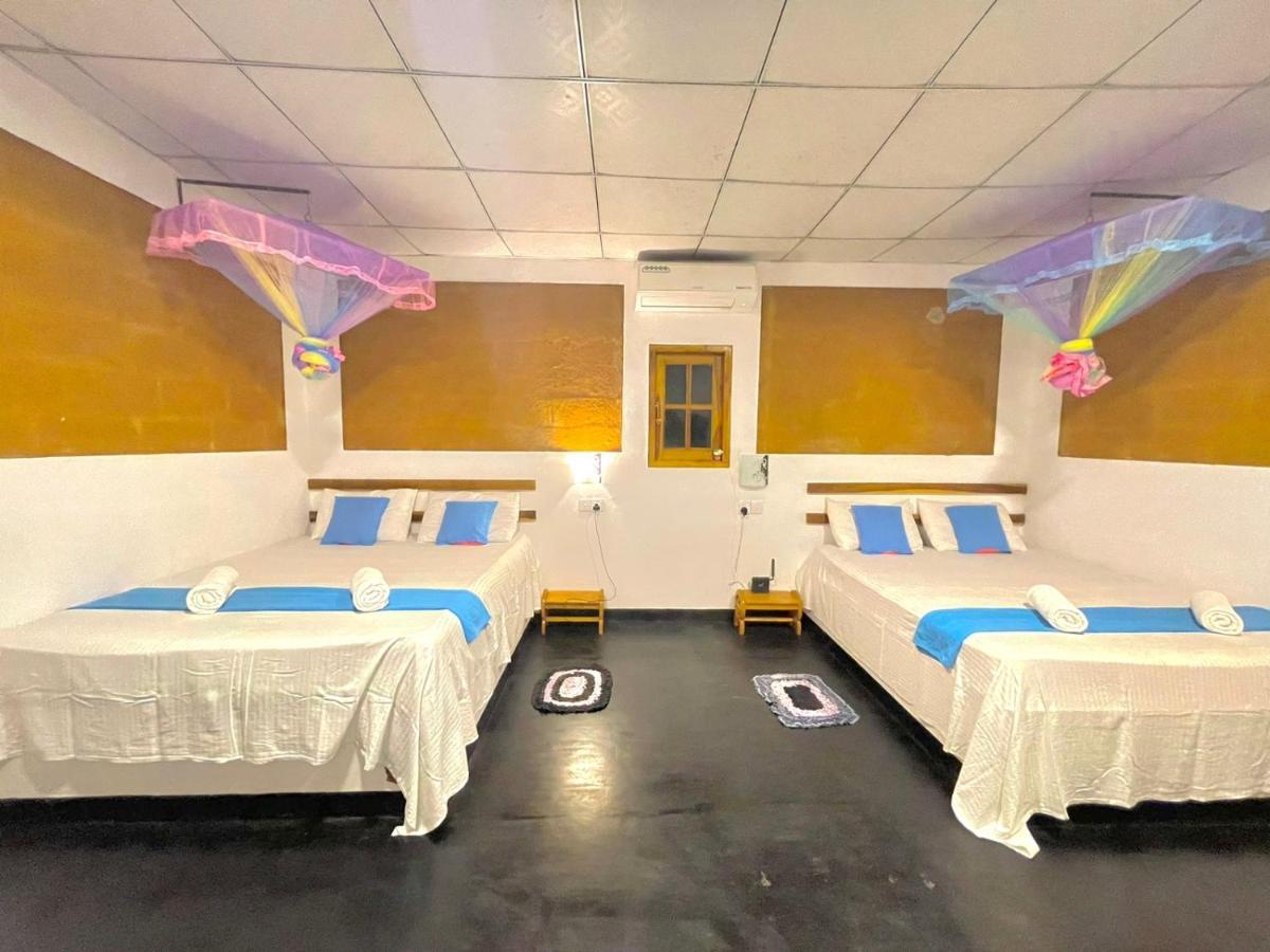 Tusker'S Paradise Safari Villa ウダワラウェ エクステリア 写真