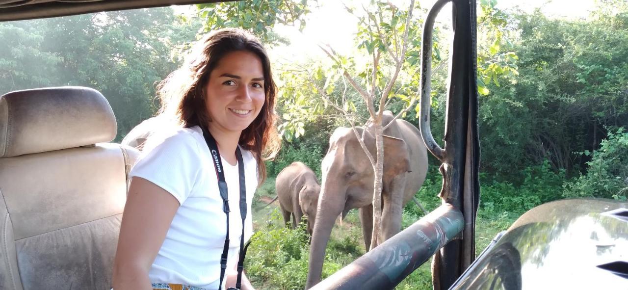 Tusker'S Paradise Safari Villa ウダワラウェ エクステリア 写真