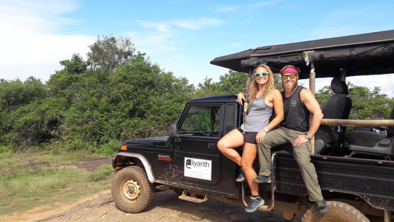Tusker'S Paradise Safari Villa ウダワラウェ エクステリア 写真