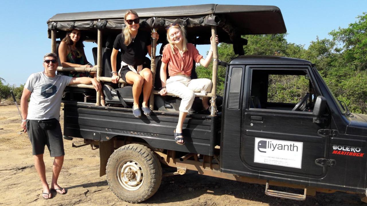 Tusker'S Paradise Safari Villa ウダワラウェ エクステリア 写真